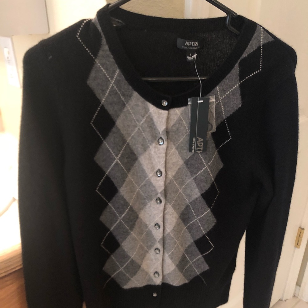 Brand new 100% apt 9 Cashmere sweater